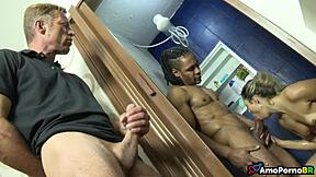 minha esposa adora o pauzão do sobrinho cuckold skinny wife anal blowjob monster cock brazilian