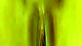 Ebony latina teen masturbates her wet pussy live on webcam show