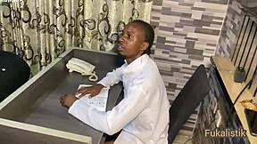 WOW, EBONY BIG ASS STUDENT FUCKS BIOLOGY TEACHER'S BBC IN OFFICE!