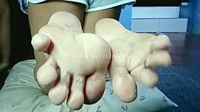 How many loads would you edge onto my wrinkled meaty Filipina milf feet soles spreading toes?