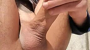 amateur strokes monster cock closeup outdoors riskin new neighbors seein public handjob orgasm