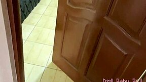 mi hermanastra se puso sexy para su cita pero nunca vinieron por ella y me la cogí toda la noche