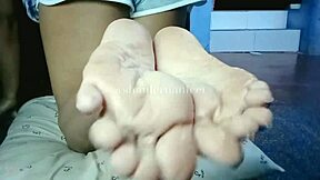 How many loads would you edge onto my wrinkled meaty Filipina milf feet soles spreading toes?