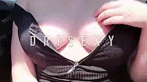 damn this skinny ninfeta masturbates her wet pussy in the car ride