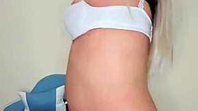 ¡ME CONVIRTIÓ EN TRANSEXUAL POR UN DÍA Y ME MASTURBO LOCAMENTE!