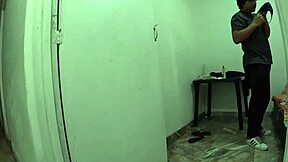 mi hermanastra me pillo oliendo sus tangas y me dio nalgadas en el pene me encanta su dominatrix