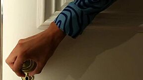 Wow! Three Milfs Strapon Lesbian Threesome!