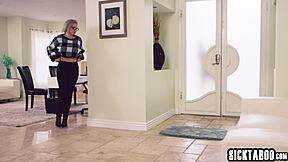 marriage counselor kenzie taylor licks asian teen pussy while fuckin' blonde couple