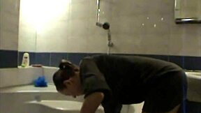 Flora and johny fuck in steamy homemade sauna with natural tits and legs