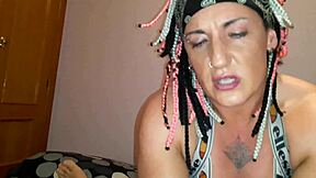 WOW WHAT A GOOD FOOTJOB ON MY BIG DICK FROM THIS MUSCULAR SQUIRTING BODYBUILDER