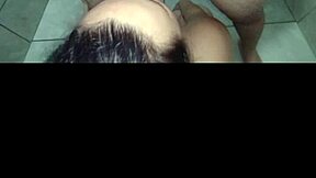 nem no banho ele me deixa em paz mas eu chupo e fodo com vontade