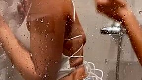 lesbian shower teen deepthroat double blowjob explodes into cum swap facial