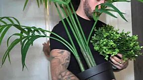 Girlfriend's Pussy Pays Florist in Threesome with Cumshot Facial