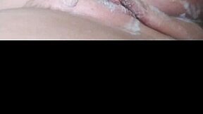 nem no banho ele me deixa em paz mas eu chupo e fodo com vontade