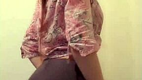 roc shakes her thick ass dancing sexy