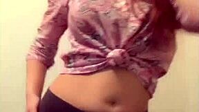 roc shakes her thick ass dancing sexy