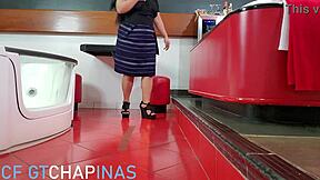 Guatemalteca chupando verga then bent over doggystyle ass pounded hard