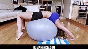 Yoga Stepmom Brooklyn Chase Stretches Pussy for Taboo Humping