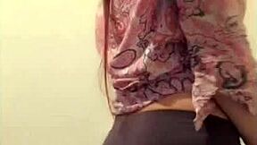 roc shakes her thick ass dancing sexy