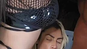 Negão Dotado Fudendo Gostoso Enquanto Chupava Minha Amiga Safada