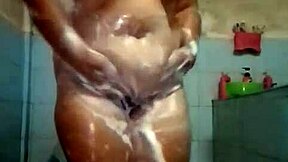 hey sexy filipina bride wanna see my slave milf bath dance?