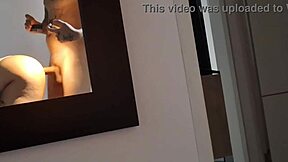 creo que la mesera nos grabo... mi amante me coje tan rico!