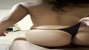 🤤 pov com essa secretaria casadinha gostosa dando pro chefe por aumento, faz tudo pela empresa! 📈