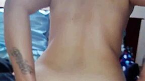 Quieres ver como la empleada venezolana curvy se deja follar por todos lados en casa?