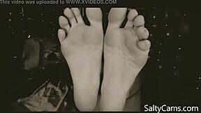 Lover licks toes and asshole in foot fetish