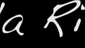 Veronica Jett hangs out with friends for a fun group gathering