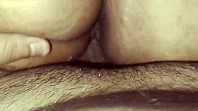 chupando leche de mi hermanastro hasta vaciarlo todo