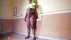 Thick Ebony Amateur Fingers Wet Pussy Solo Part 3