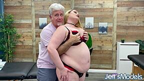 Masseur Oils Chunky BBW Luna Storm's Pussy for Toy Ravaging!