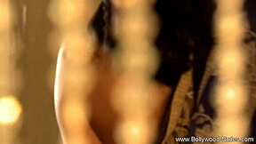 Indian Milf Babe Dances Erotically Strips Off Clothes Gets Fully Naked Exposed