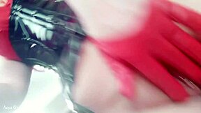 Milf's Pussy and Feet Tease You in Homemade Selfie Closeup