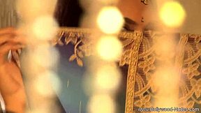 Indian Milf Babe Dances Erotically Strips Off Clothes Gets Fully Naked Exposed