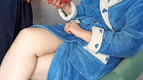 experienced milf hits vaginal and clitoral orgasm at the same time