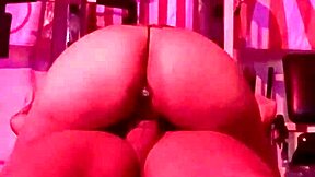 Qadesh Amateur Putita Rides Cock Wild in Gym