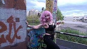 Does curvy Milf Alira lose control fucking outdoors during photos?