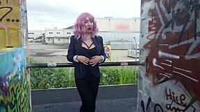 Does curvy Milf Alira lose control fucking outdoors during photos?