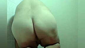 Zea812's Barefoot Crossdressing Feet Tease