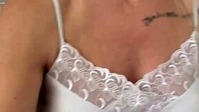 alineflavio's fresh pussy lips up close feel so good