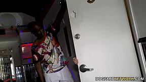 valentina nappi craves bbc anal through gloryhole