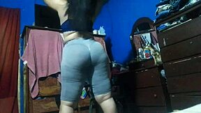 hey check this very sexy brunette's big ass workout flash