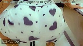 Swahili Ebony Twerks Her Massive Fat Ass Hard!