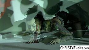 christy mack's ass and pussy make me crave her wetness so bad