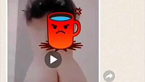 doña mary gives lonely gym sentones in yoga session