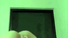 doña mary gives lonely gym sentones in yoga session