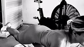 creeper spies msacs fat ass during sweaty workout