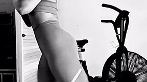 creeper spies msacs fat ass during sweaty workout